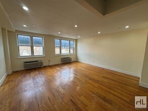 BROADWAY, Unit 2F in Brooklyn, NY - Foto de edificio - Building Photo