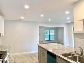 101 Cordova Reina Ct in Palm Valley, FL - Building Photo - Building Photo