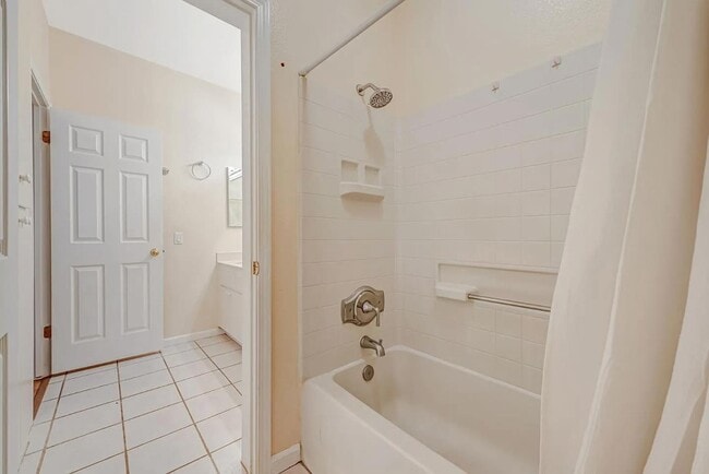 980 Lake Isabella Way in San Jose, CA - Building Photo - Building Photo