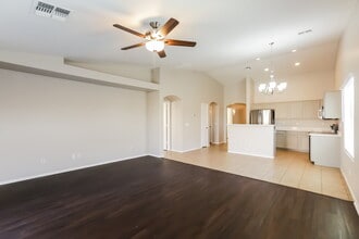 6622 S 23rd Ave in Phoenix, AZ - Foto de edificio - Building Photo