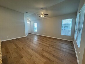 184 Schrader Dr in Buda, TX - Building Photo - Building Photo