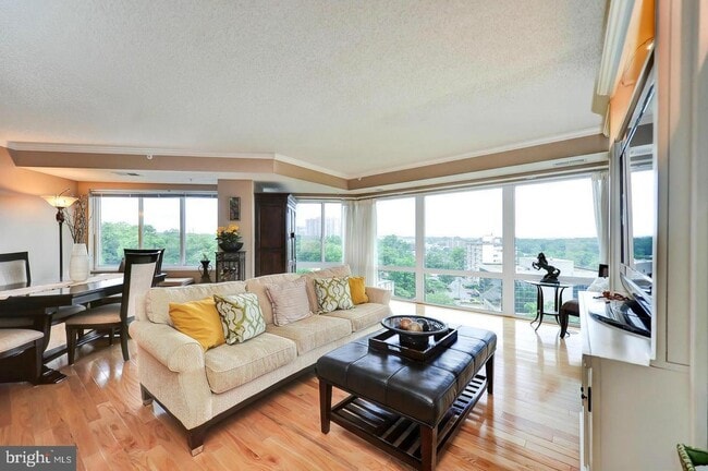 3101 N Hampton Dr, Unit #911 in Alexandria, VA - Building Photo - Building Photo