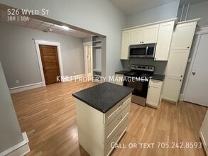 526 Wyld St in North Bay, ON - Building Photo - Building Photo