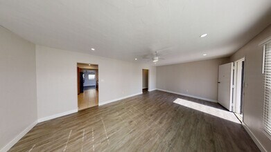 5126 Tipton St in San Diego, CA - Building Photo - Building Photo