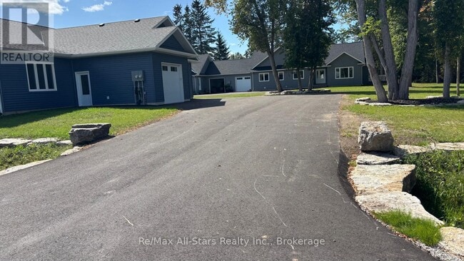 property at 195 Front St W