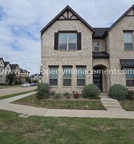 12976 Rockham Ln in Farmers Branch, TX - Building Photo