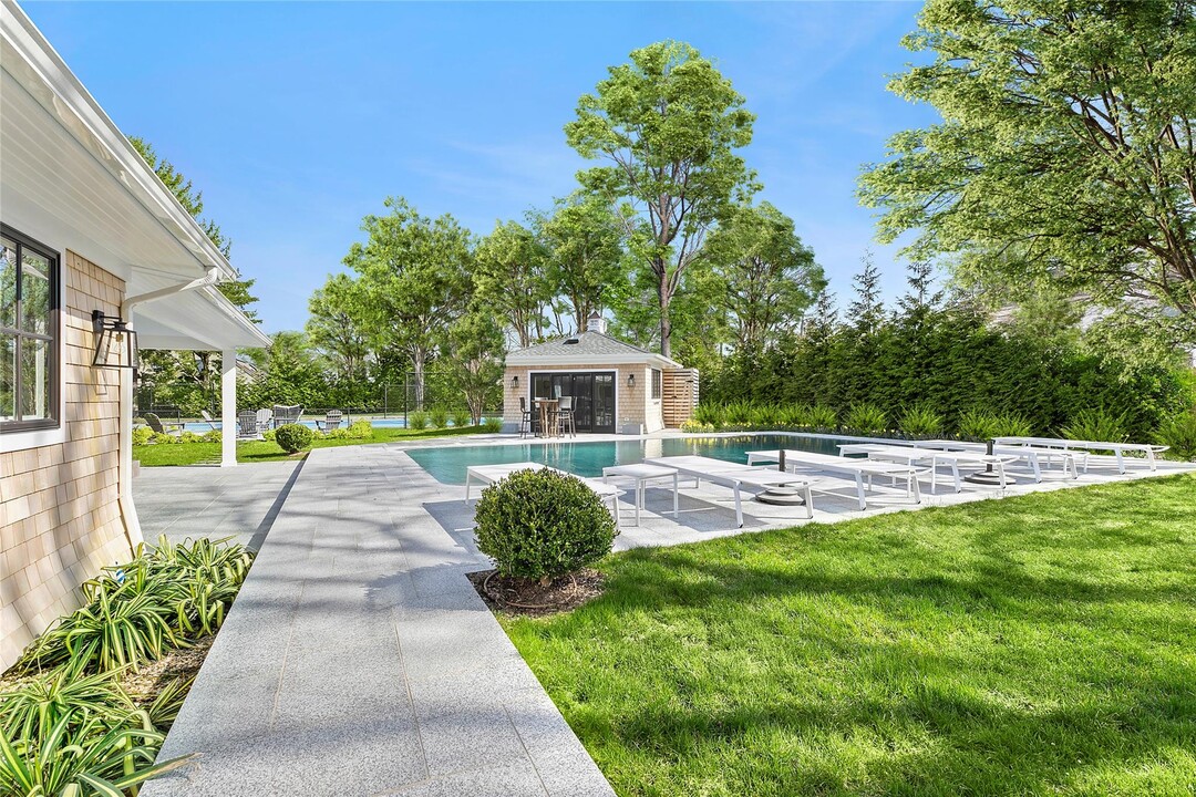 8 Shore Rd in West Hampton Dunes, NY - Building Photo