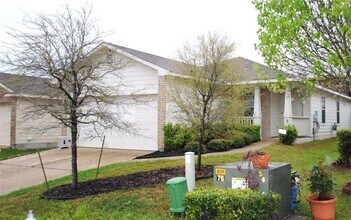 512 Celery Loop in Austin, TX - Building Photo - Building Photo