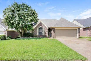 7094 Showboat Ln in Cordova, TN - Building Photo