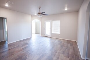 6920 67th St in Lubbock, TX - Building Photo