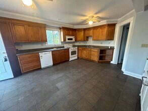 17 Park Ave in Hamden, CT - Building Photo - Building Photo