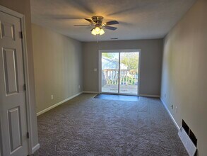 275 Montgomery Ave, Unit 5 in Versailles, KY - Building Photo - Building Photo