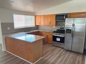 1230 Rieger Ave in Hayward, CA - Building Photo - Building Photo