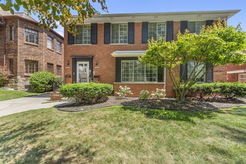 930 Trombley Rd in Grosse Pointe Park, MI - Building Photo