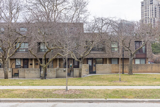 78 Upper Canada Dr in Toronto, ON - Building Photo - Building Photo