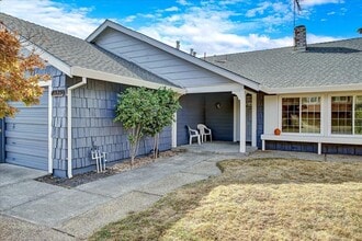 8323 Northvale Way in Citrus Heights, CA - Building Photo - Building Photo