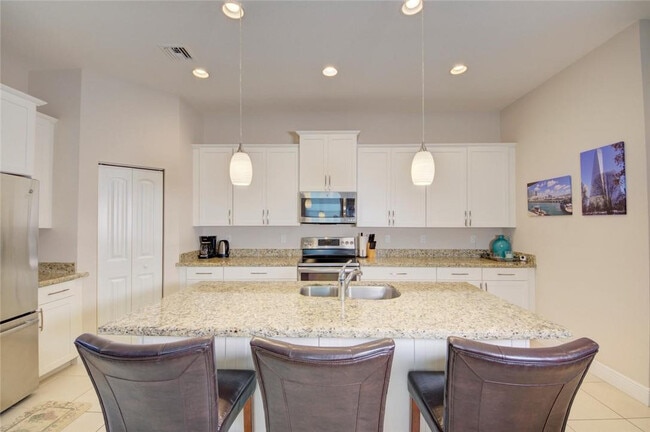 495 NE Abaca Way in Jensen Beach, FL - Building Photo - Building Photo