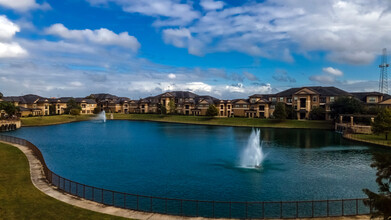 Falls at Copper Lake in Houston, TX - Building Photo - Building Photo