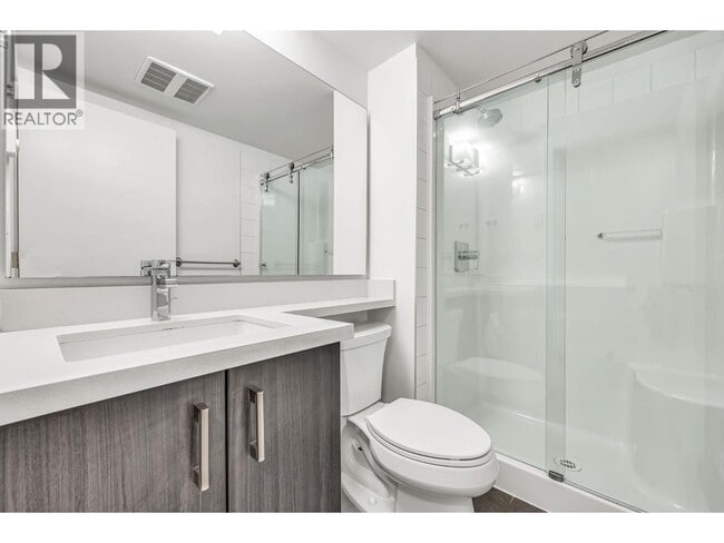 500 Royal Ave in New Westminster, BC - Building Photo - Building Photo