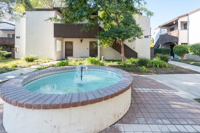 1369 Caminito Gabaldon, Unit C in San Diego, CA - Building Photo - Building Photo