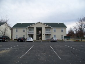 Chesapeake Apartments in Marion, IL - Foto de edificio - Building Photo