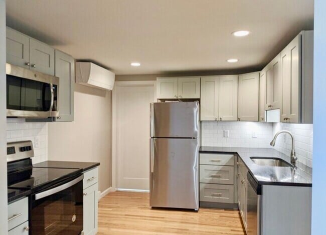 property at 209 S Meadow St