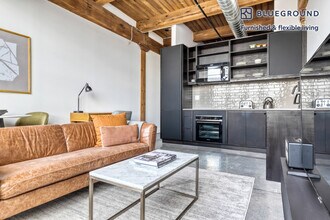 2061 N Southport Ave in Chicago, IL - Building Photo - Building Photo