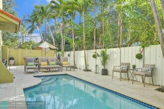1411 NE 7th St in Fort Lauderdale, FL - Foto de edificio - Building Photo