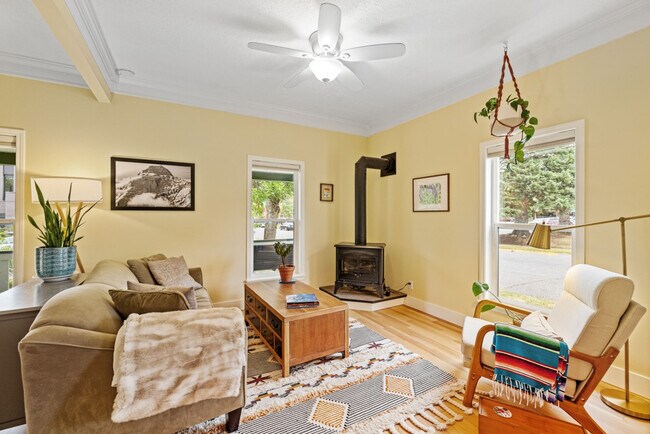 property at 301 N 3rd Ave