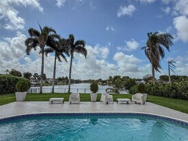 11820 NW 23rd St in Pembroke Pines, FL - Building Photo