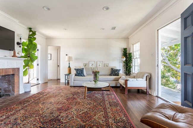 1735 Bryn Mawr Ave in Santa Monica, CA - Building Photo - Building Photo