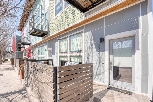 330 W 5th St in Fayetteville, AR - Building Photo - Building Photo