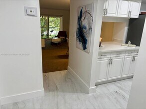 8632 NW 34th Pl in Sunrise, FL - Foto de edificio - Building Photo