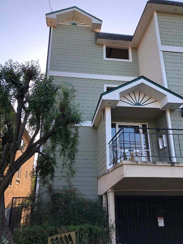 property at 1405 Oak Grove Ave