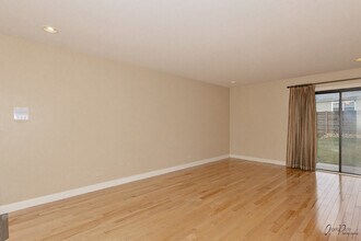 1180 Silverwood Ct in Wheeling, IL - Building Photo - Building Photo