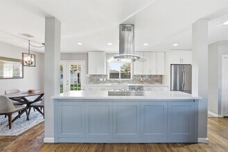 2626 Willowby Dr in Houston, TX - Building Photo - Building Photo