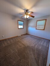 6036 W Mitchell St, Unit Upper Unit in West Allis, WI - Building Photo - Building Photo