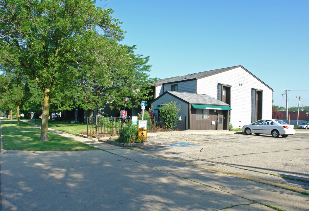 Marengo Woods in Marengo, IL - Building Photo