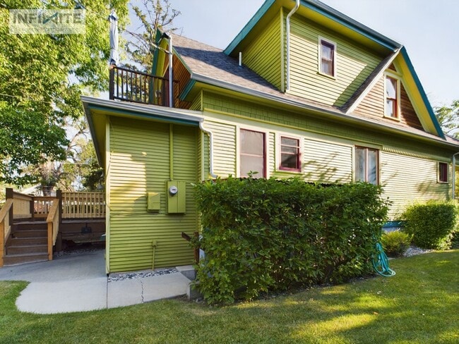 property at 113 S 8th Ave