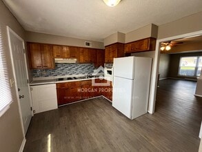 6107 W 25th St, Unit 2 in Indianapolis, IN - Foto de edificio - Building Photo