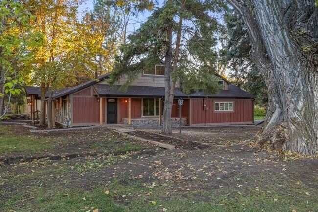 210 S 100 E in Fielding, UT - Foto de edificio - Building Photo