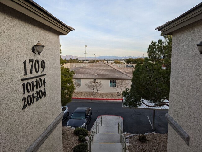 1709 King James St in Las Vegas, NV - Building Photo - Building Photo