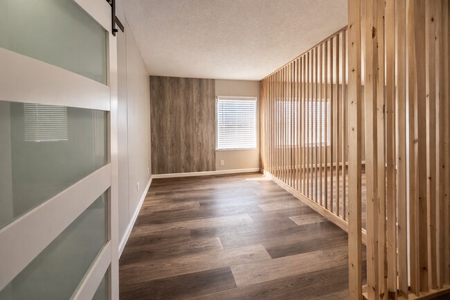 2398 County Rd 306 in Floresville, TX - Foto de edificio - Building Photo