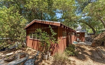 9710 Mistletoe Rd, Unit Guesthouse Detached in Tujunga, CA - Building Photo - Building Photo
