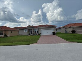 446 Cinnamon Dr in Kissimmee, FL - Building Photo