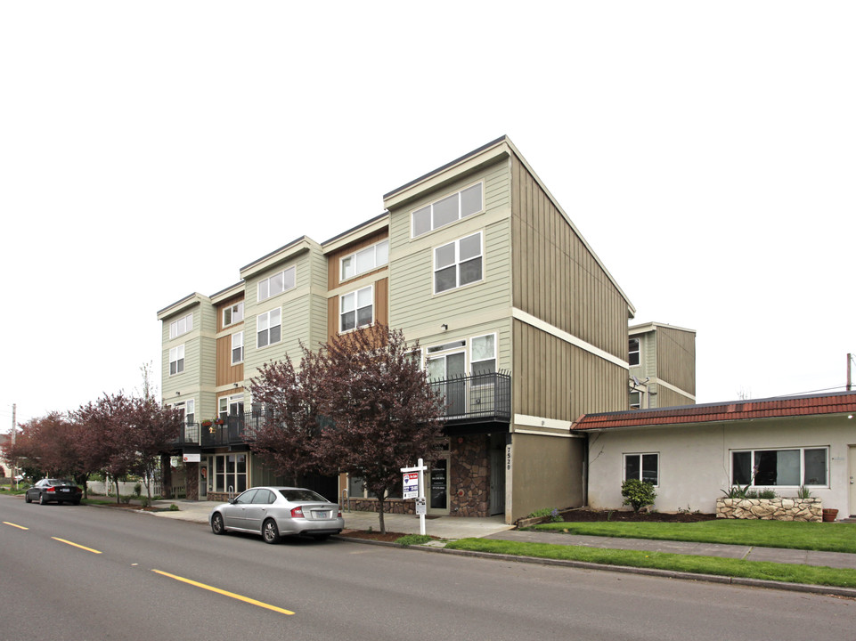 7516-7524 SE Milwaukie Ave in Portland, OR - Foto de edificio