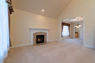 23829 SE 2nd Pl in Sammamish, WA - Building Photo - Building Photo