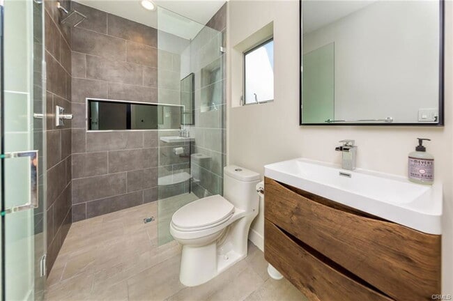 6251 Aura Ave in Los Angeles, CA - Building Photo - Building Photo