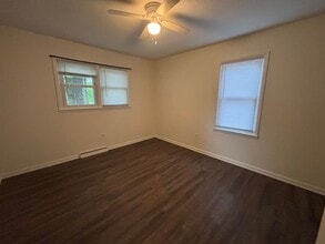 1010 Larkin Dr in Eldon, MO - Building Photo - Building Photo