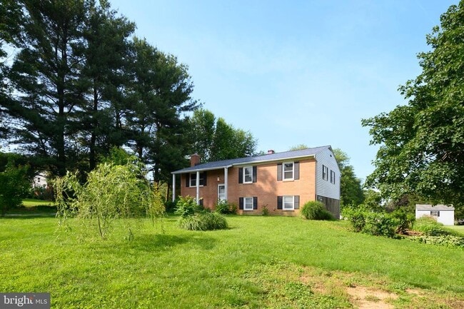 property at 102 Roosevelt Rd